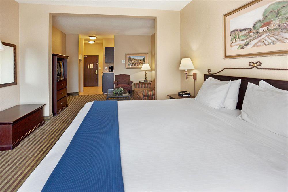 Holiday Inn Express Hotel & Suites Marina By Ihg Pokoj fotografie